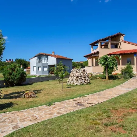 Viki Stinjan 아파트