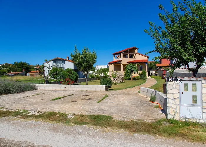 Viki Stinjan 아파트 *