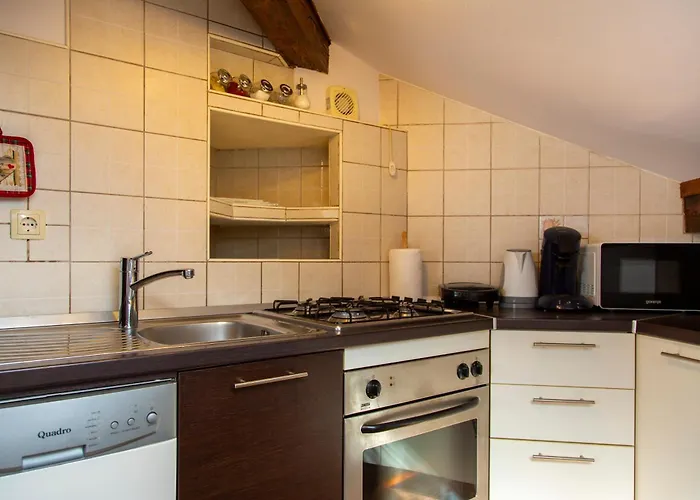 Viki Stinjan Apartman Póla