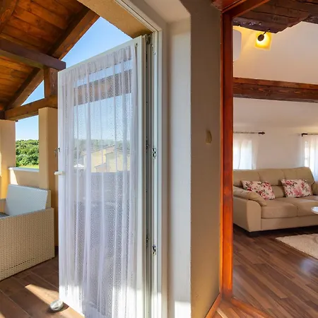 Apartment Viki Stinjan
