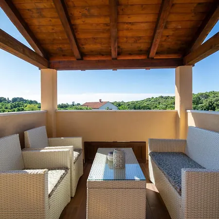 Apartment Viki Stinjan