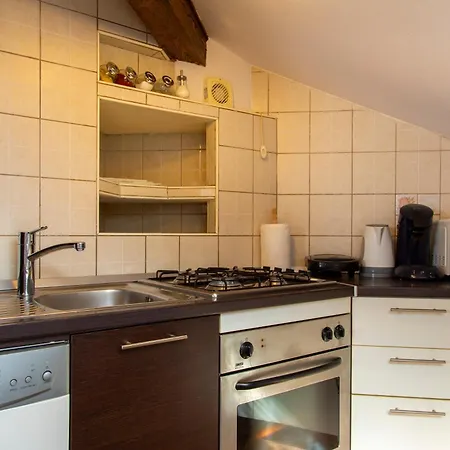Viki Stinjan Apartment Pula