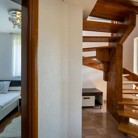 Apartment Viki Stinjan