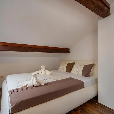 Apartment Viki Stinjan Pula